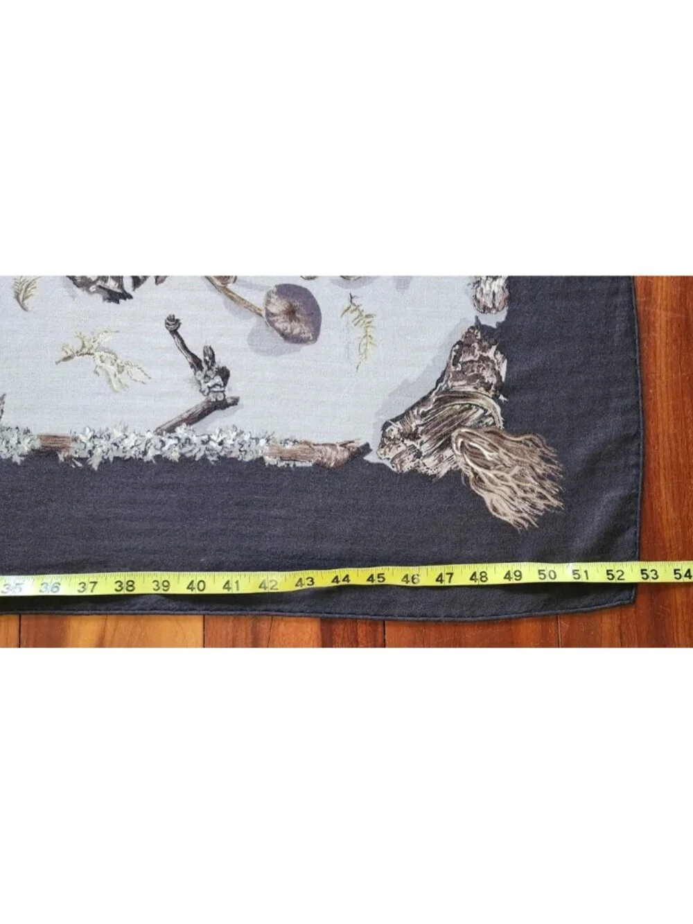 Hermès Paris Champignons Mushroom Cashmere Silk 140 Shawl Scarf Made in France